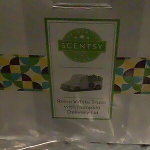 Brand New, Never Used Retro White Truck Warmer